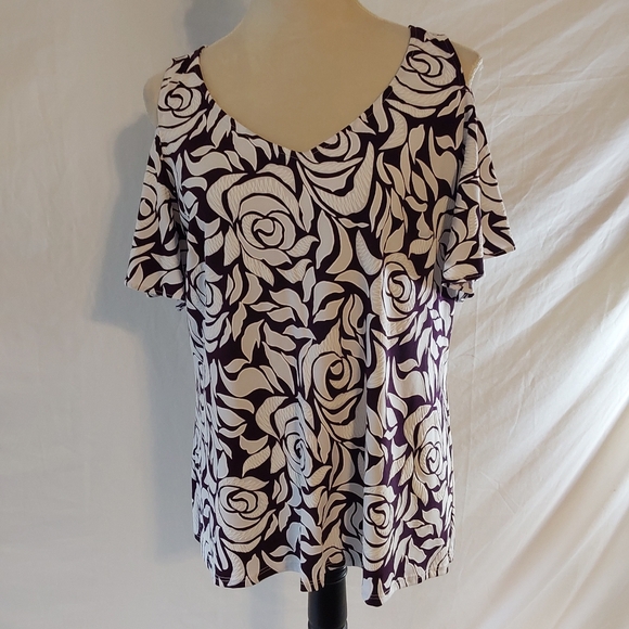 Coco Bianco Tops - Coco Bianco Women's Cold Shoulder Black and White Floral Top Size L